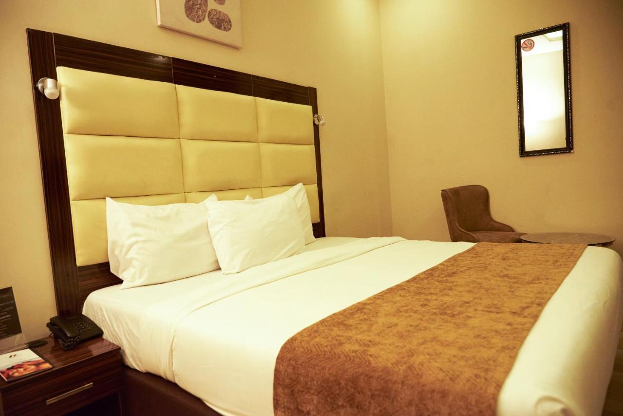 Mayfair Hotel Maitama Абуджа Экстерьер фото