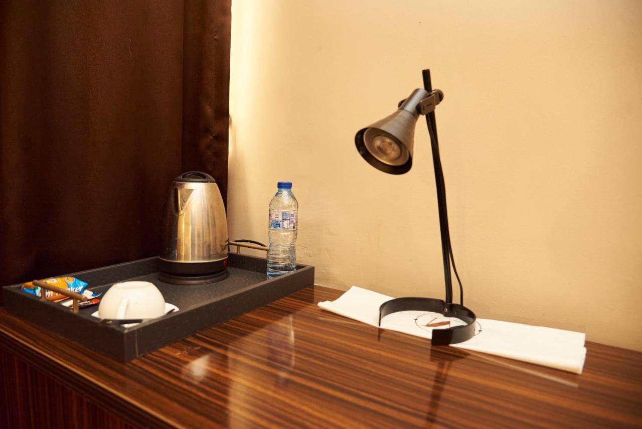 Mayfair Hotel Maitama Абуджа Экстерьер фото