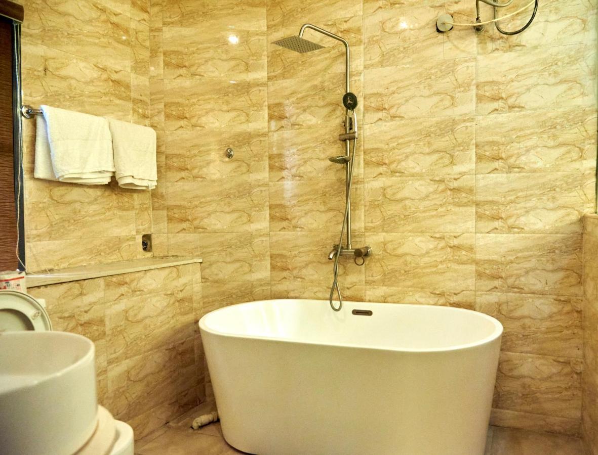 Mayfair Hotel Maitama Абуджа Экстерьер фото